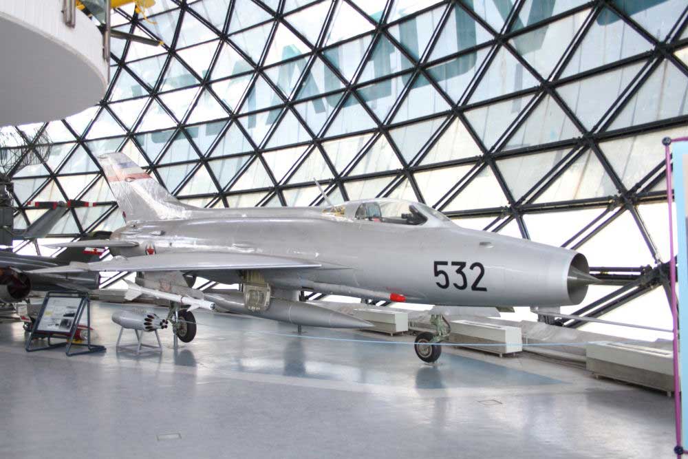 22532 MiG-21 F-13 