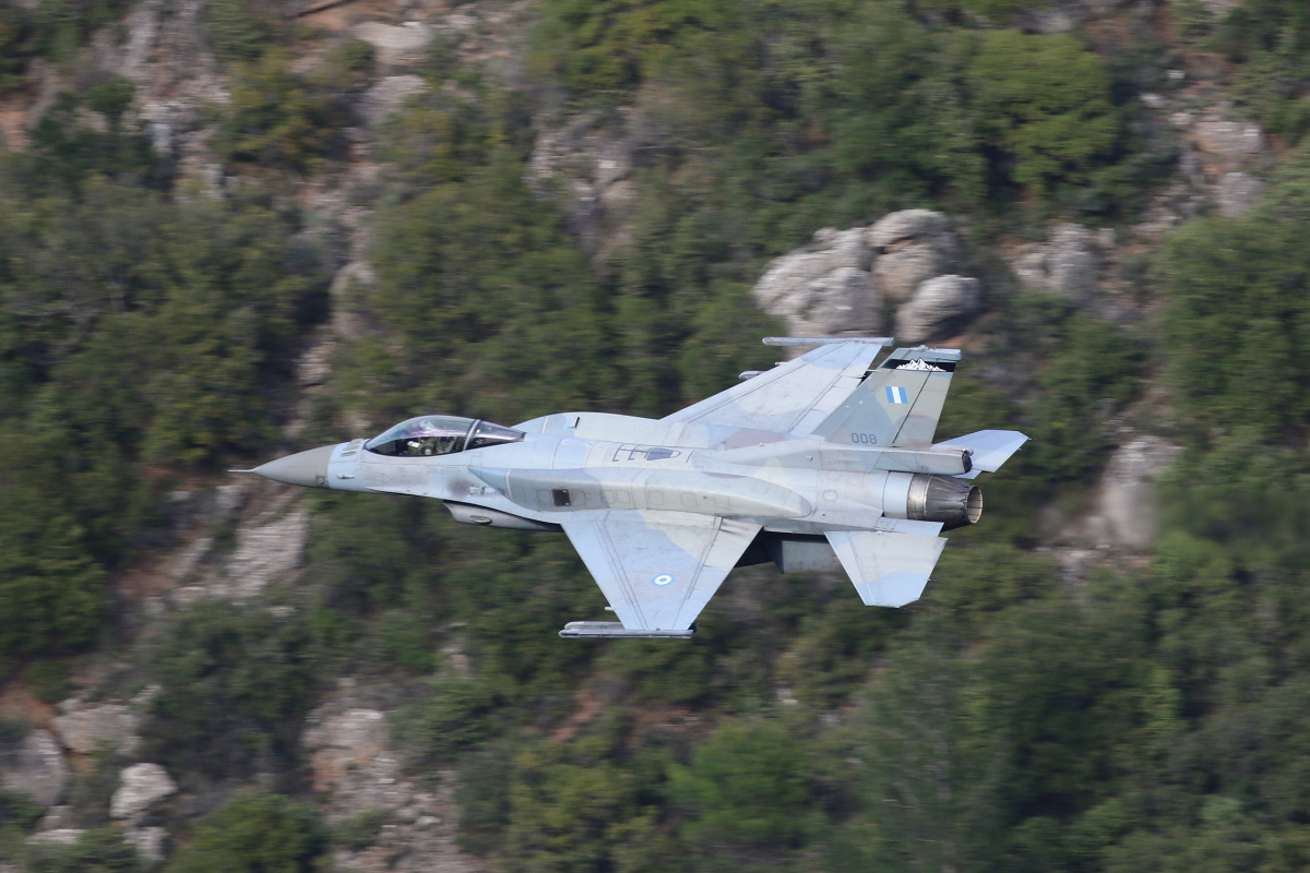 Low flying in the Vouraikos canyon